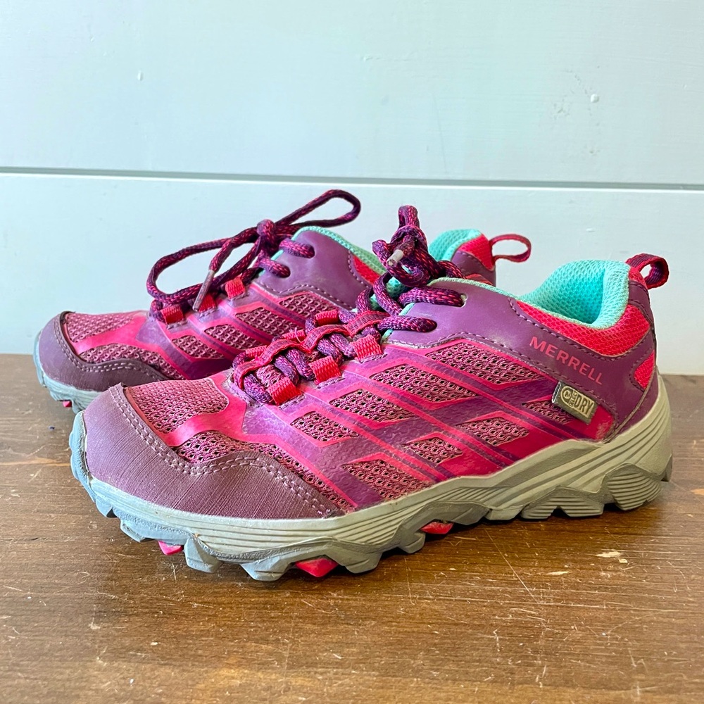 Merrill Girls Hiking Shoes Size 1